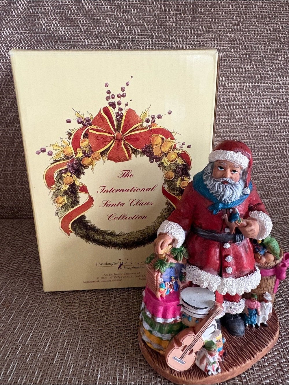 The International Santa Claus Collection Figurine Santa Visits  Puerto Rico NEW